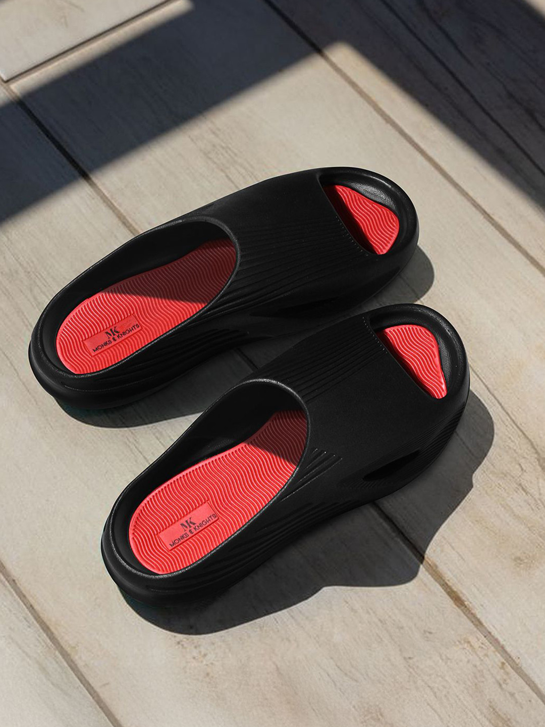 MONKS & KNIGHTS Men Striped Clogs
