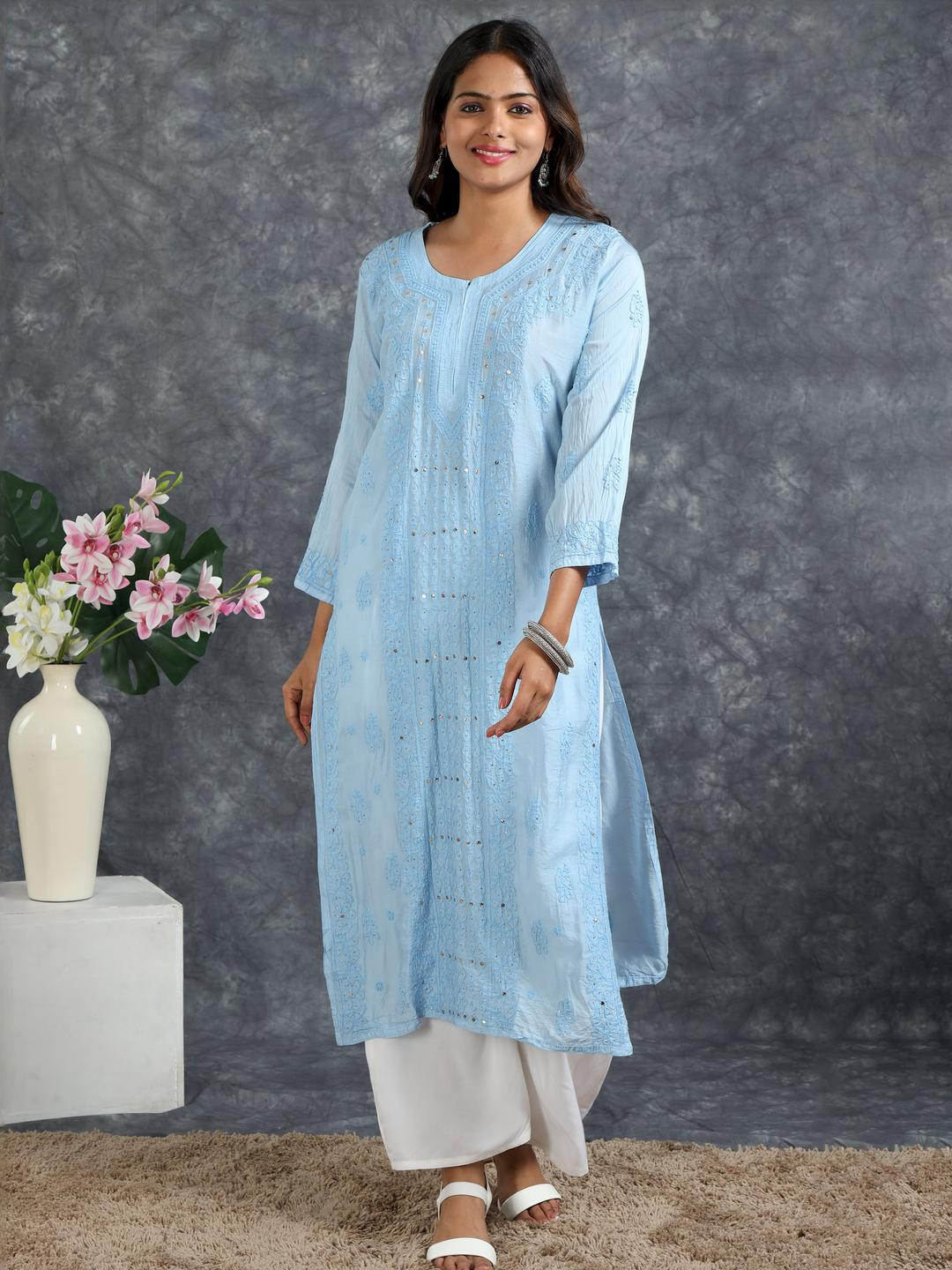 HerClozet Women Blue Kurtas