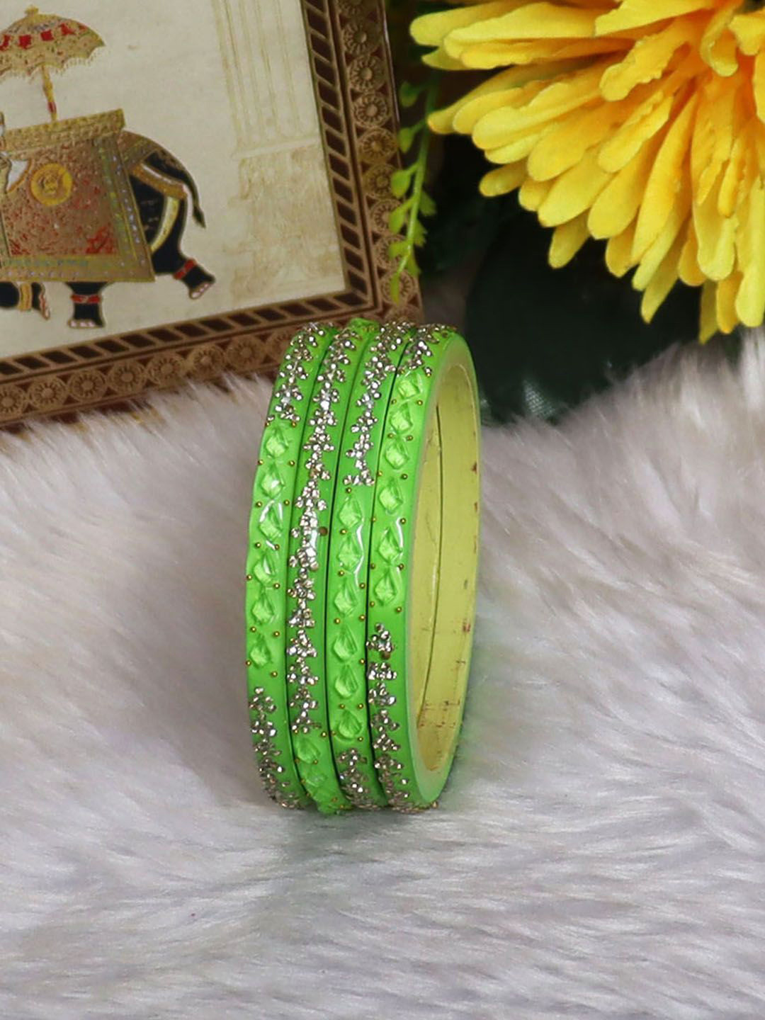 TAJ BRIDAL STORE Set Of 4 Kundan Stone Studded Bangles