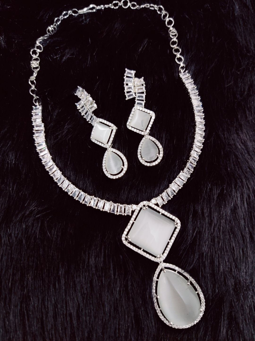 Opal Touch Stone-Studded Jewellery Set