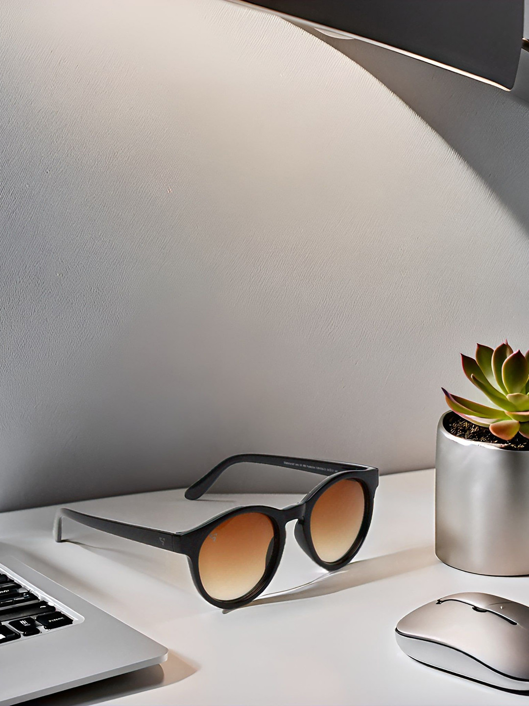 SUNNIES Unisex Round Sunglasses with UV Protected Lens SNS-016-C3(M)-Gradient.Brown-Black
