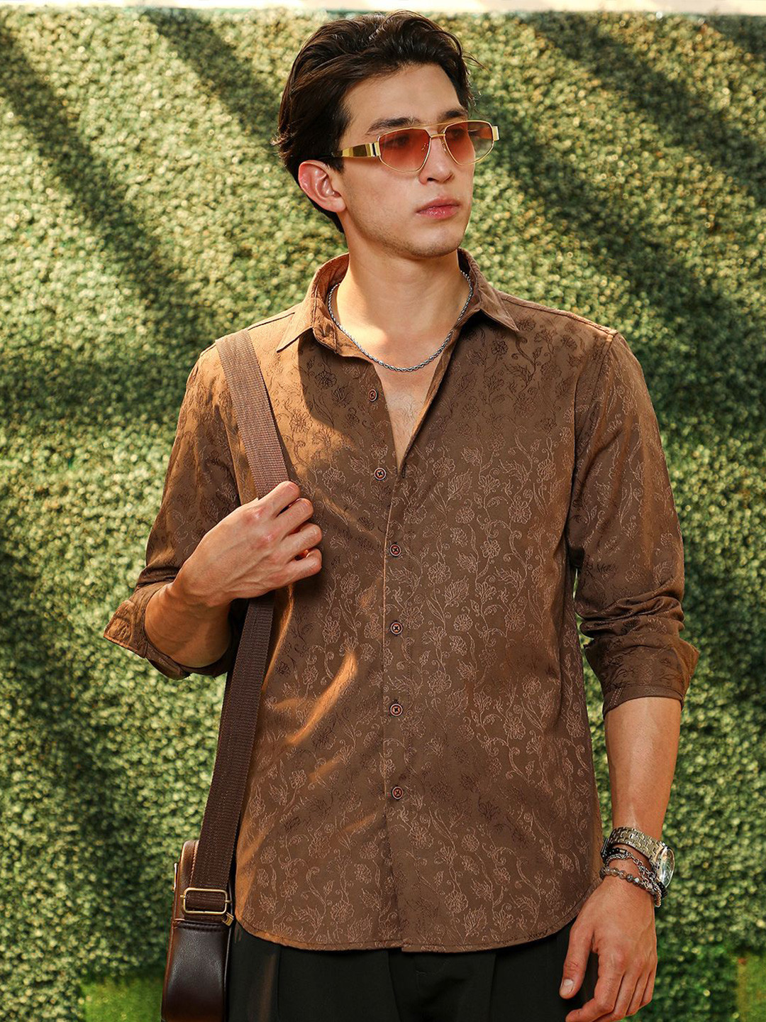 Campus Sutra Men Floral Printed Mocha Mousse Casual Shirt