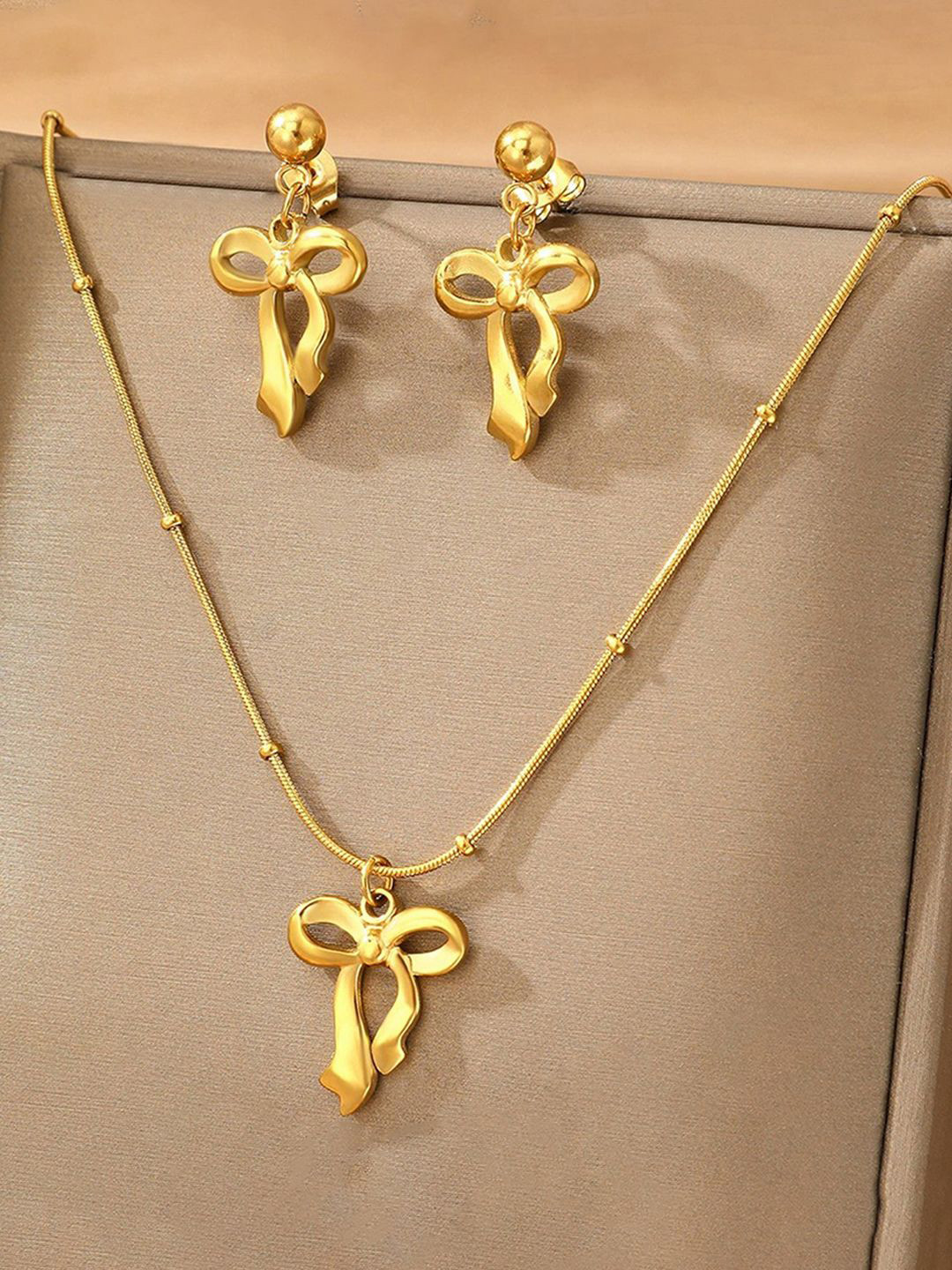 Designs & You Gold-Plated Stainless Steel Anti Tarnish Infinity Bow Jewellery Set