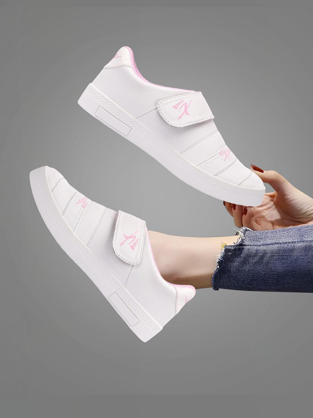 Antox Women White Casual Shoes