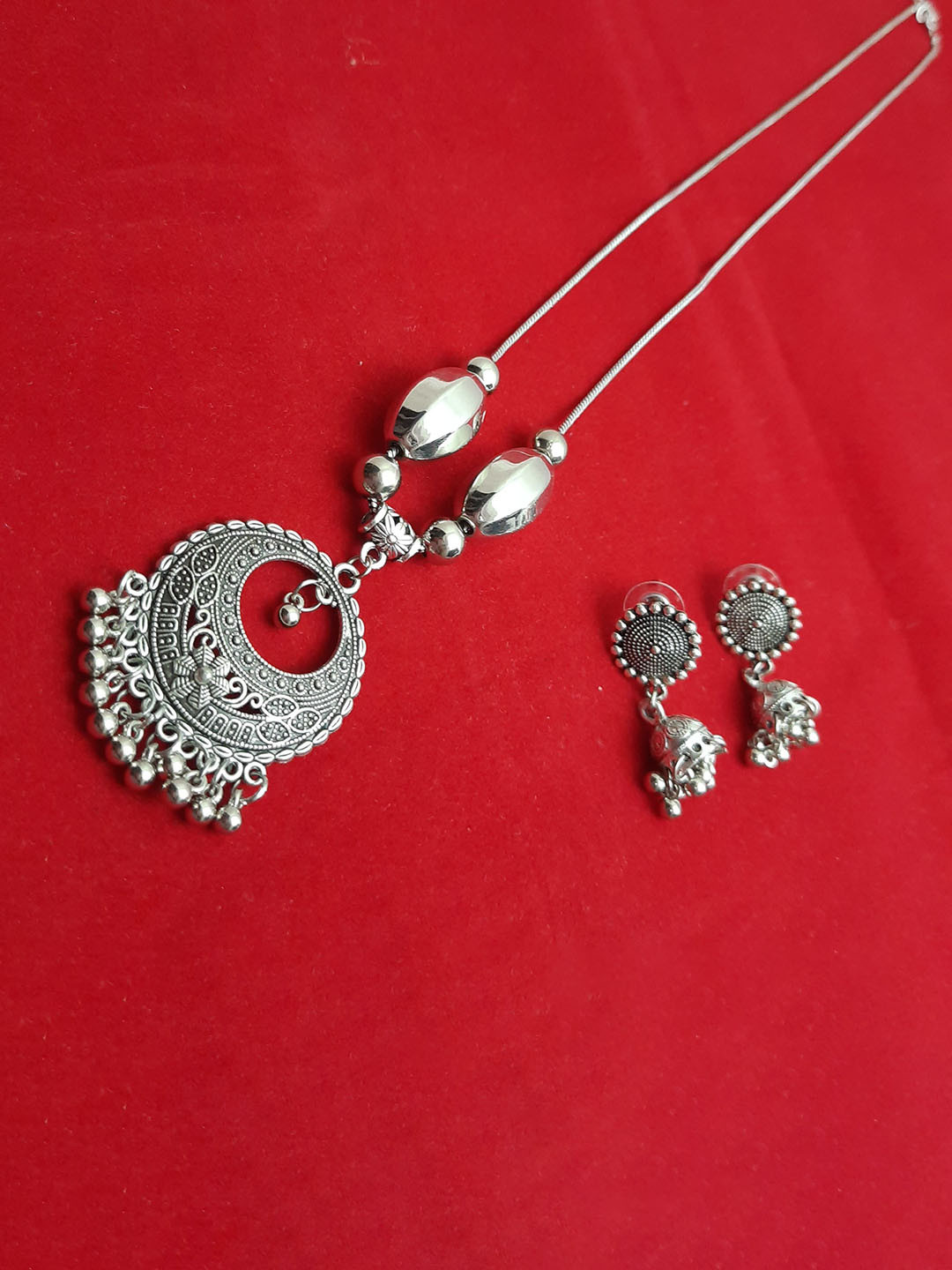 Yash Jewels Emporiums Silver-Plated Beaded Jewellery Set