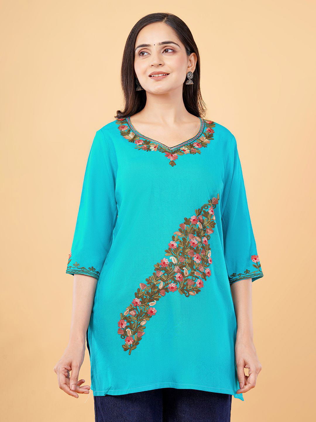 Kala Maison Women Sweetheart Neck Aari Work Embroidered Indie Florals Straight Kurta