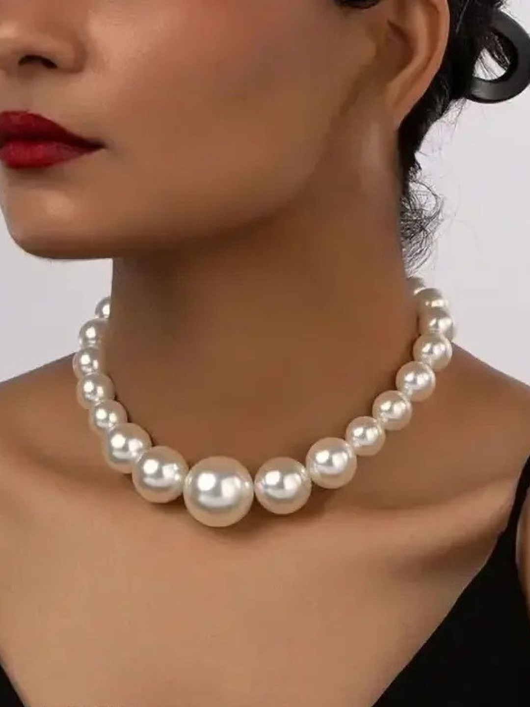 Samridhi DC Single Layered Beaded Necklace