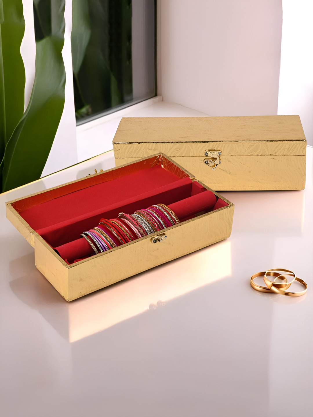 Aura Gold-Toned 2 Pieces Printed Number Lock Velvet 1 Rod Jewellery Bangle Box Organisers