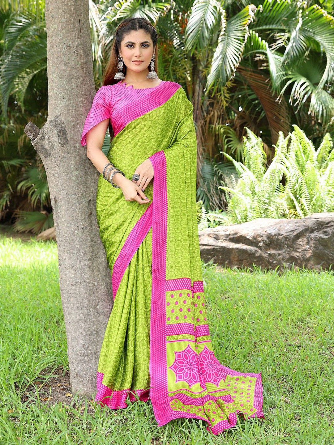 KALINI Geometric Printed Border Malgudi Saree with Matching Blouse Piece