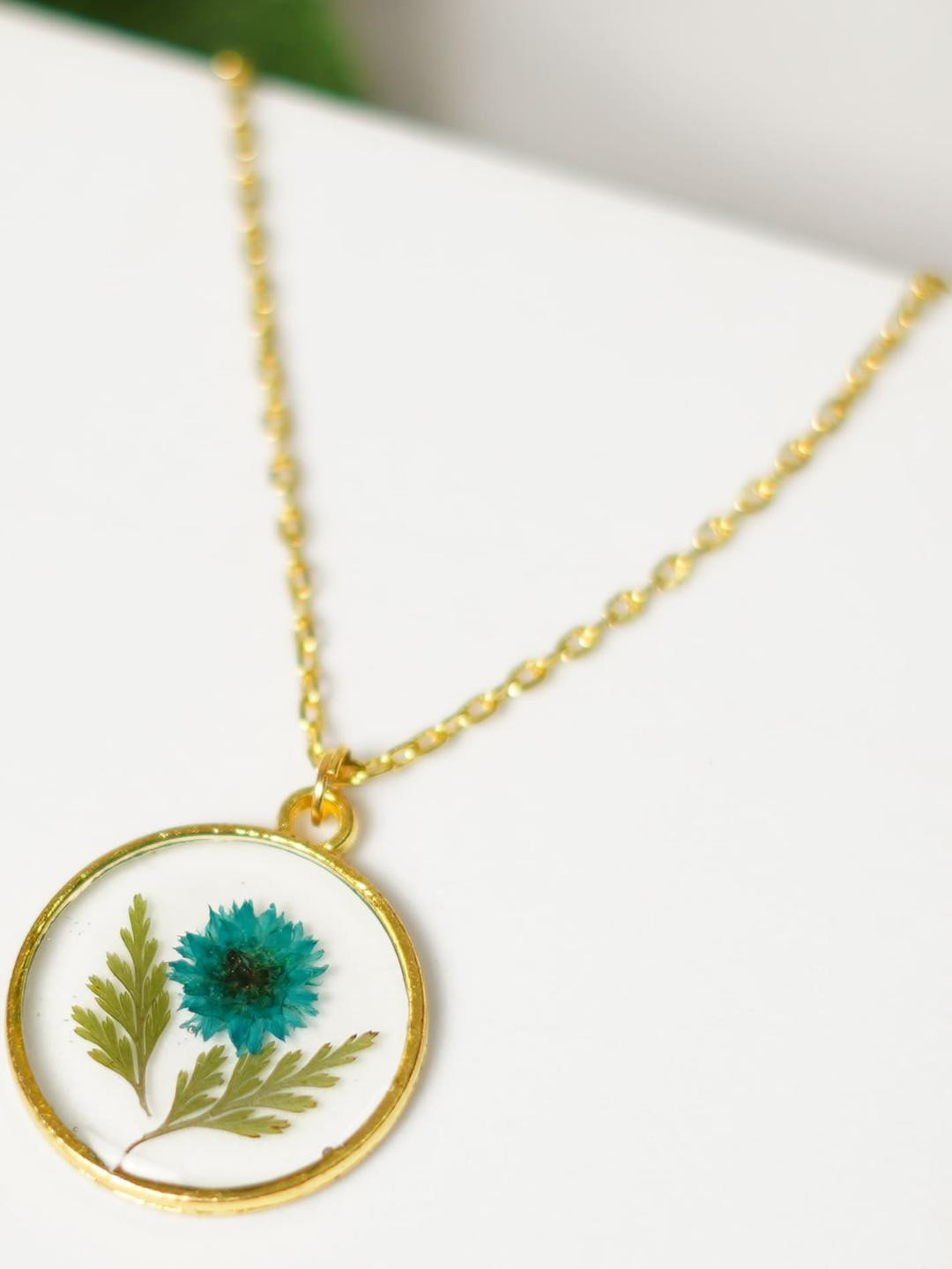 Resin flower Necklace round design 6