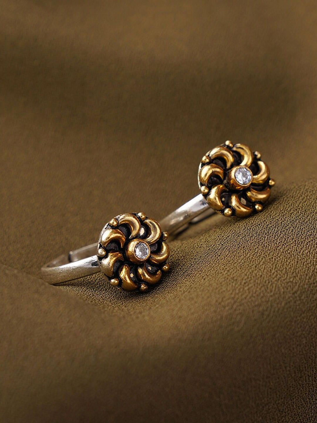 JAYPORE Women Toe Rings