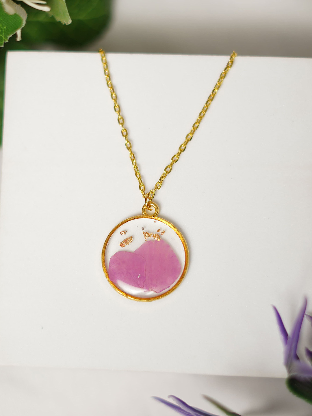 Resin flower Necklace round design 8