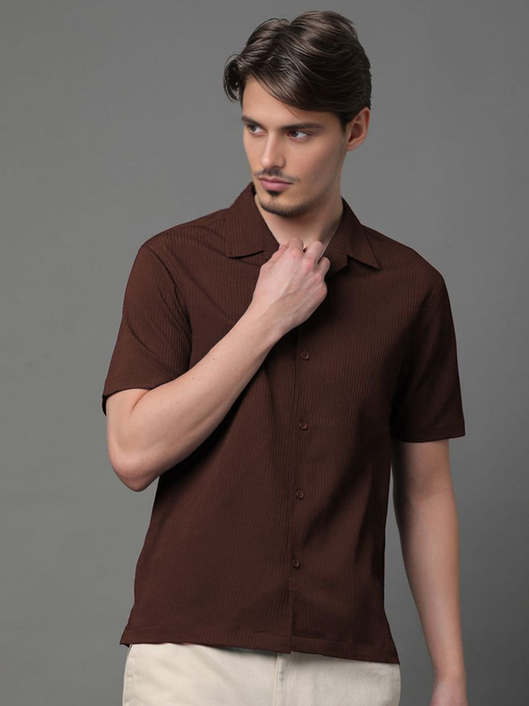 CLAFOUTIS Men Solid Contrast Collar Casual Shirt