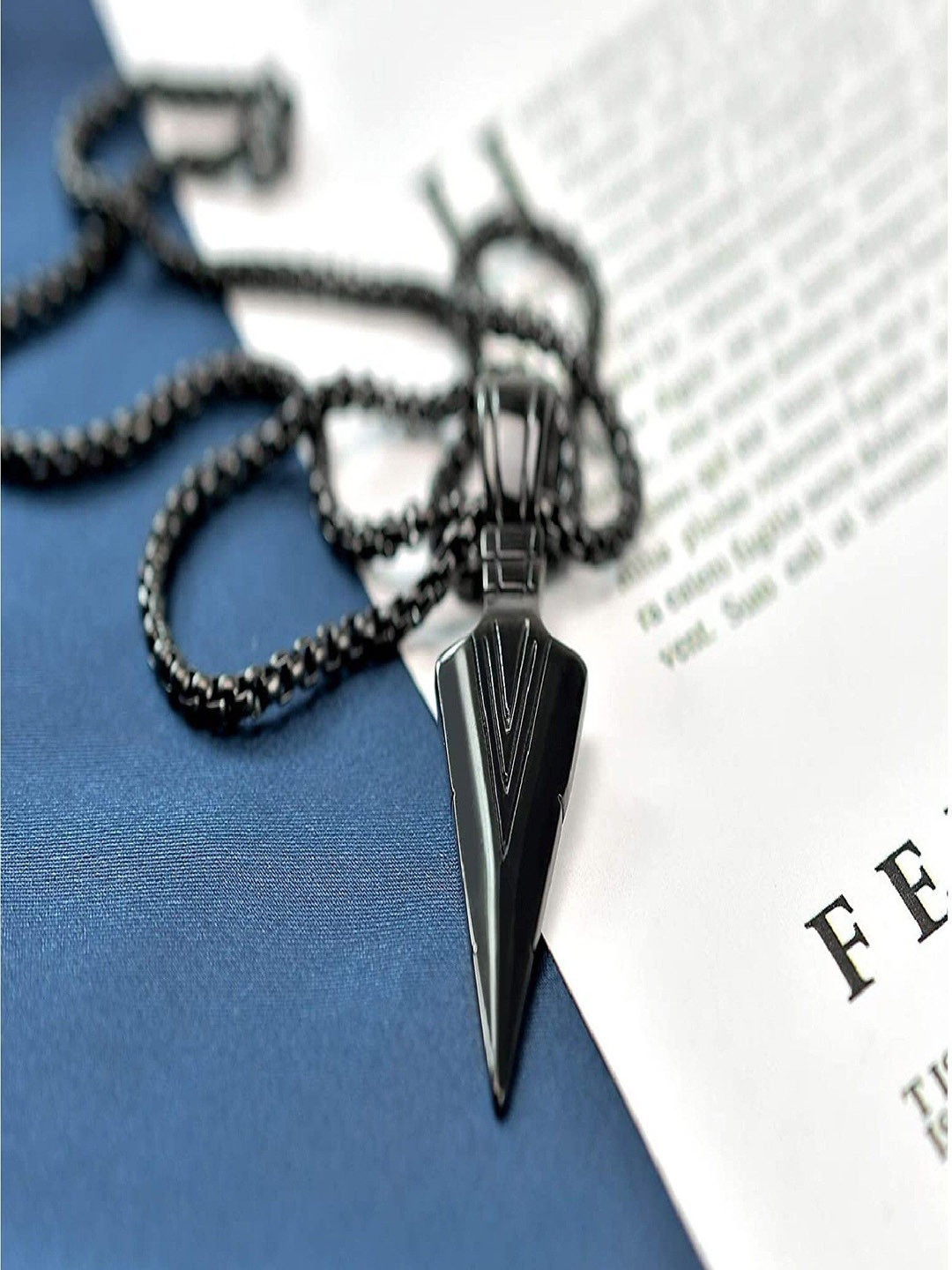 Crazy Fashion Unisex Set Of 3 Gold-Plated Triangular Pendants With Chains