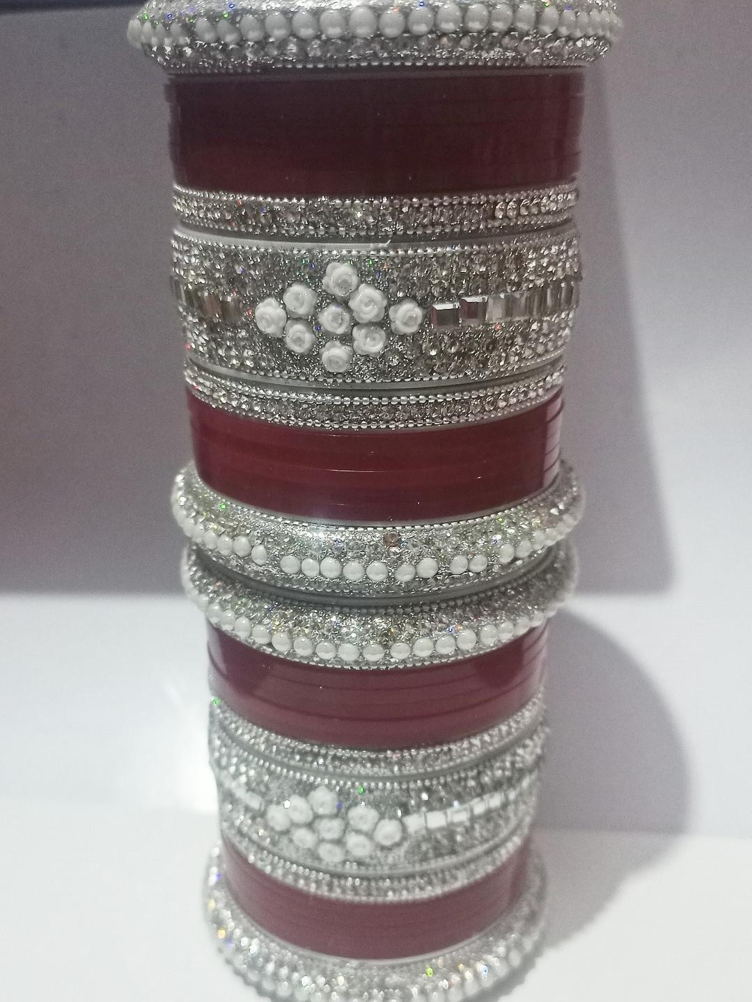 whatowear Women Red Bangle