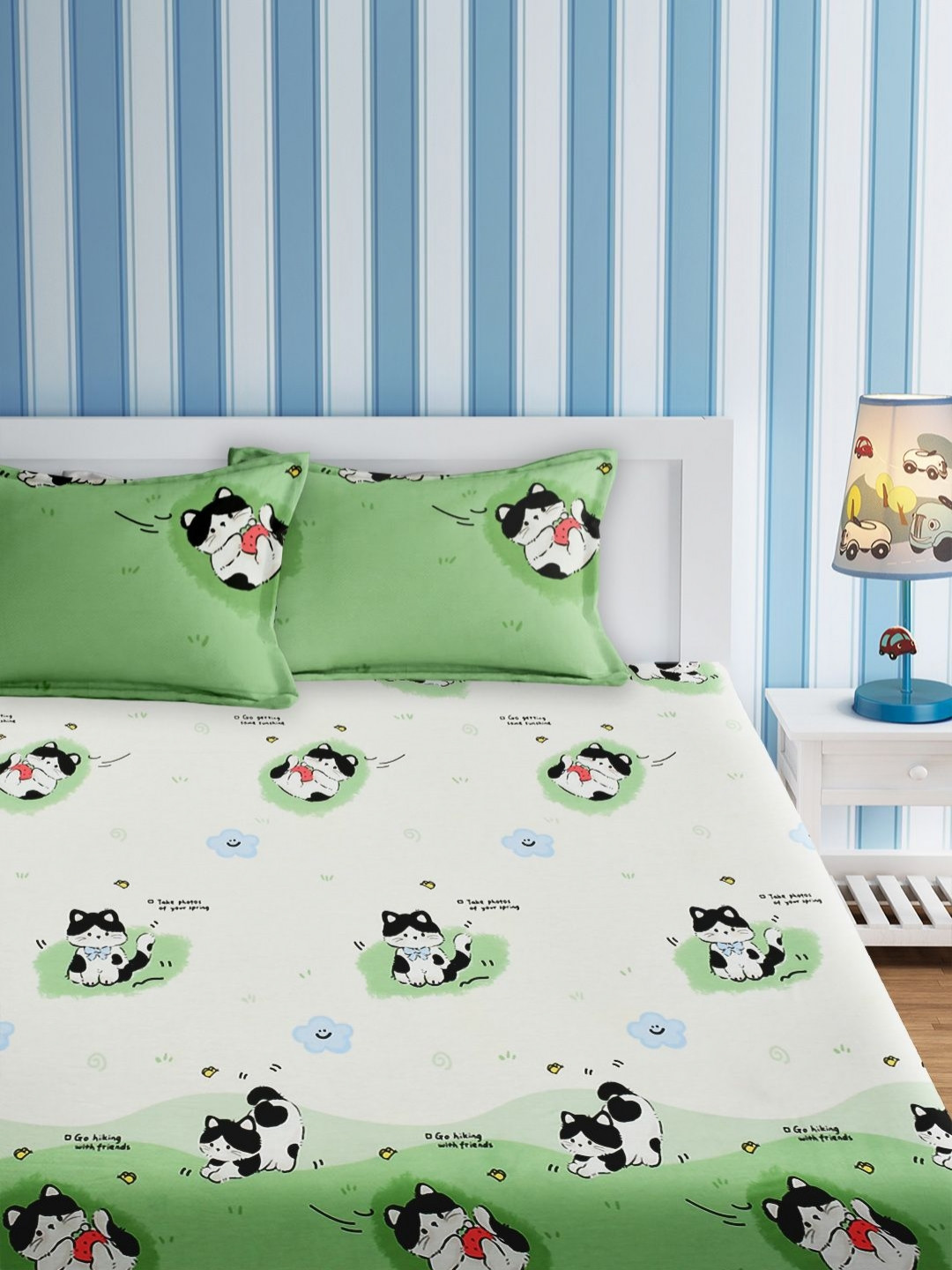 URBAN DREAM Kids Green Graphic Cotton 210 TC Double Queen Bedsheet Set-2.3m x 2.54m