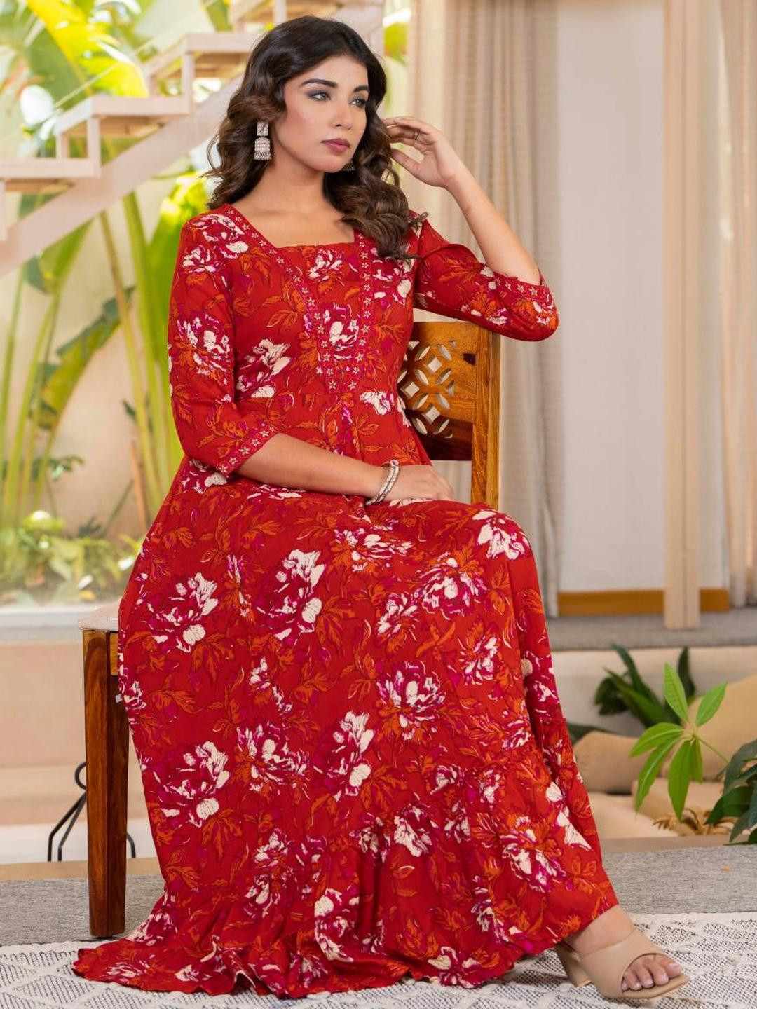 RAINDROP Women Red Kurtas