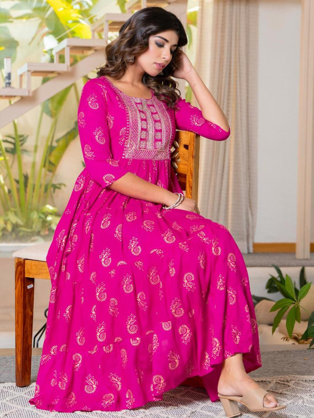 RAINDROP Women Pink Kurtas