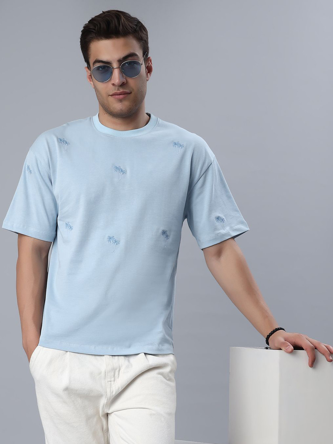 BLUENCE Men Self Design Embroidered Round Neck Oversized Tshirt