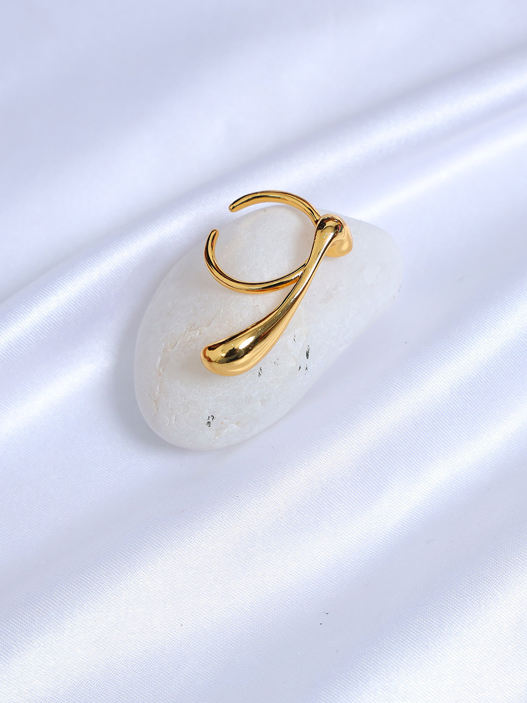 Senshi Women Gold-Plated Intricate Dash Shaped Adjustable Finger Ring