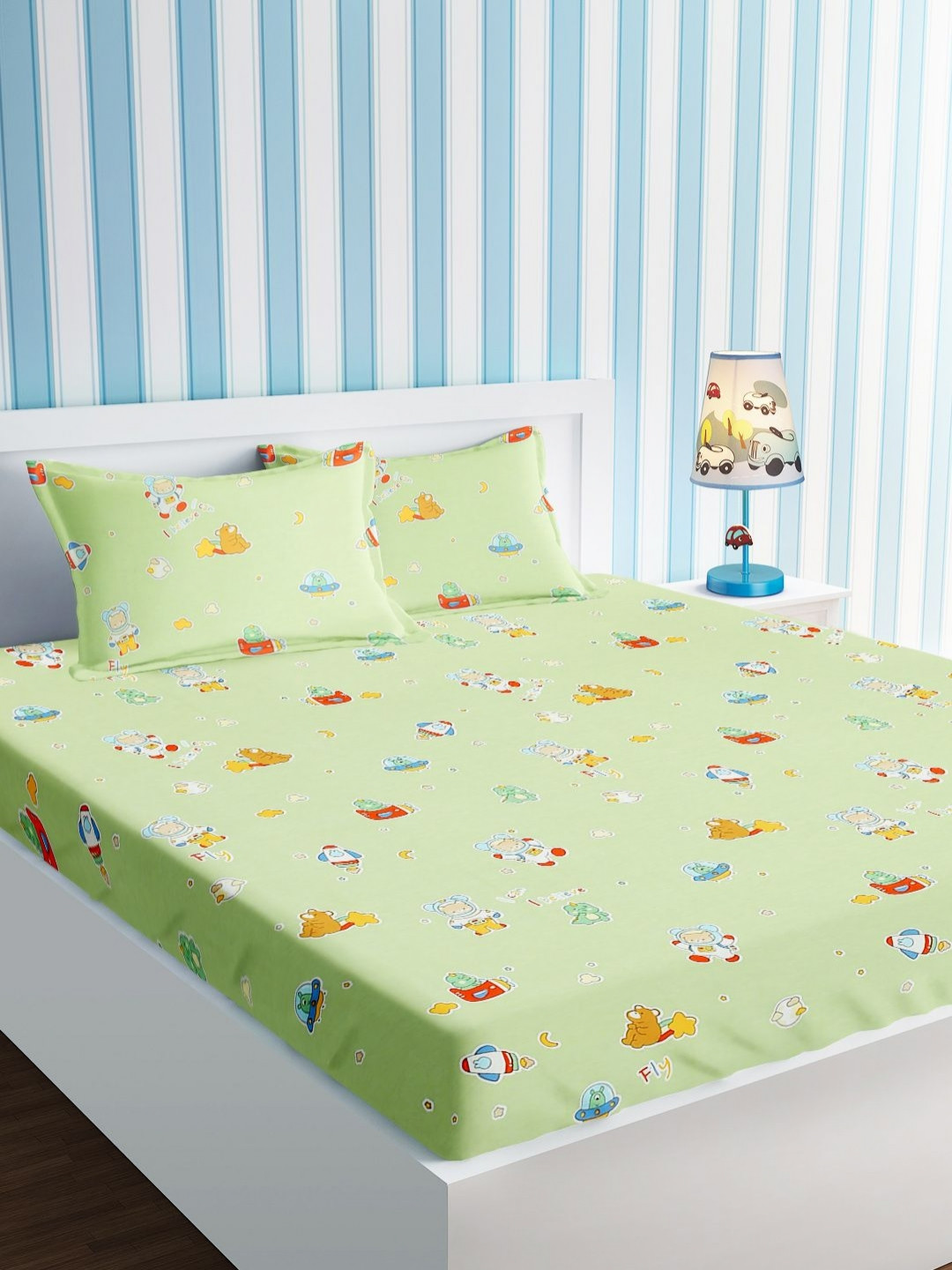 URBAN DREAM Kids Green Geometric Cotton 210 TC Double Queen Bedsheet Set-2.3m x 2.54m