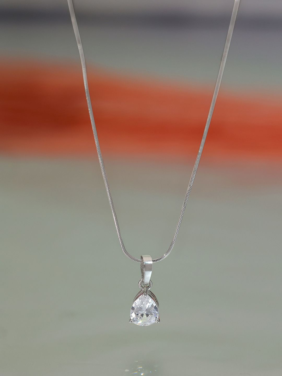Tweov Jewels 925 Sterling Silver Drop Shaped Pendant with Chain