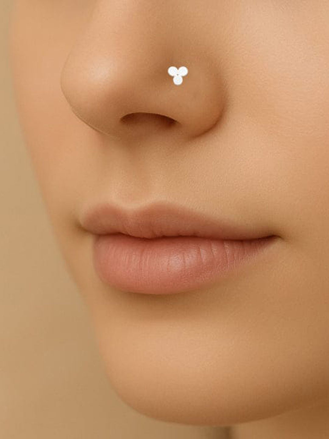 Goldnera 925 Sterling Silver Flower Design Stud Nosepin
