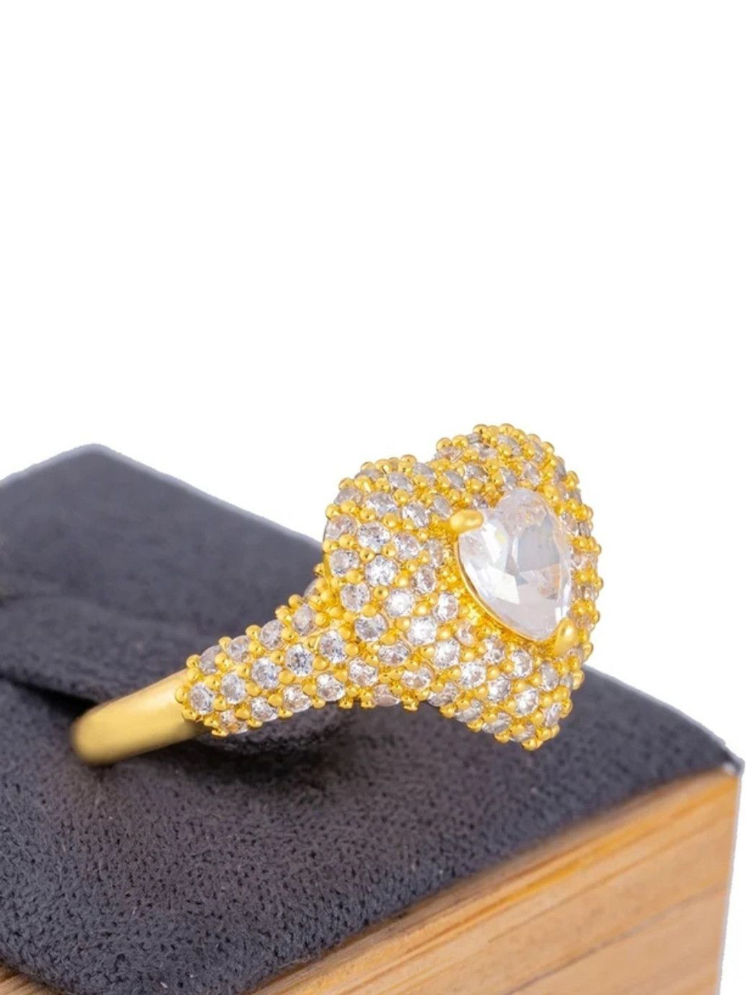 V FASHION JEWELLERY 9316 Gold-Plated Cubic Zirconia Studded Heart Shaped Finger Ring