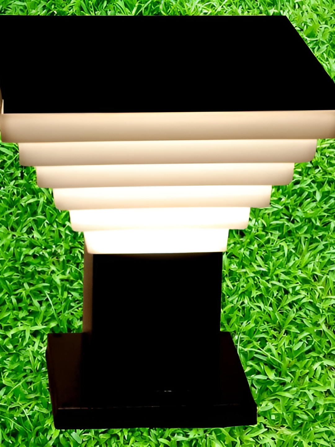 KINIS Black Modern Shape Gate & Garden Light Outdoor Lamp