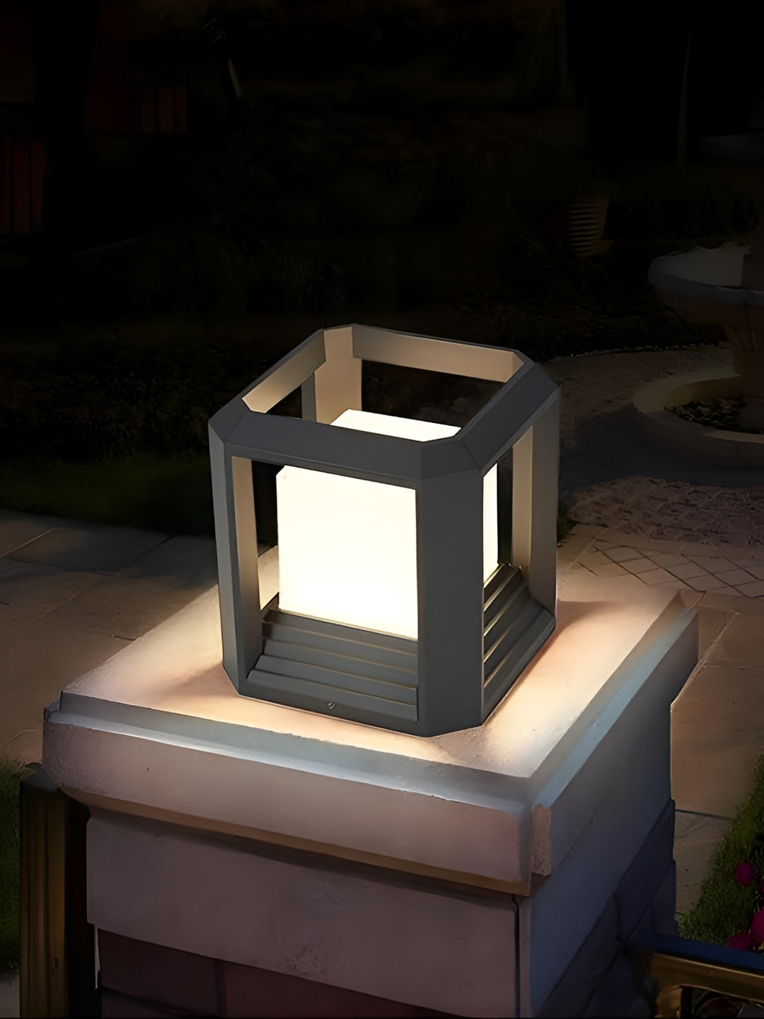 KINIS Grey Modern Shape Gate & Garden Light Outdoor Lamp