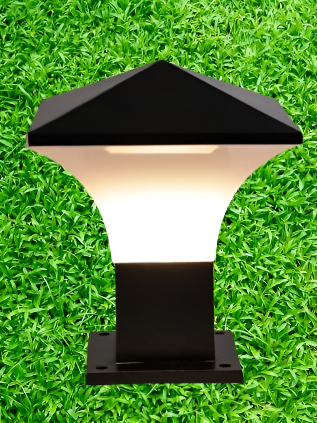 KINIS Black Abstract Shaped Gate & Garden Light Outdoor Pole Lamp