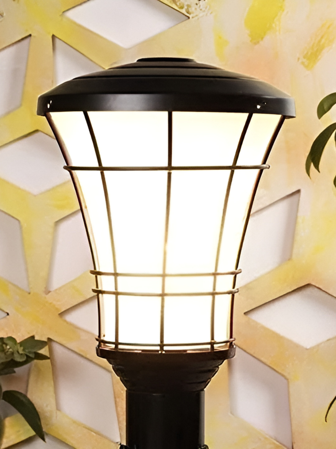 KINIS Black & White Abstract Shaped Weatherproof & Rust-Resistant Outdoor Pole Lamp