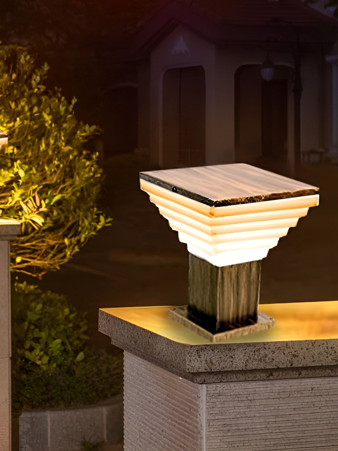 KINIS 2 Pieces Golden Frustum Shaped Gate & Garden Light Outdoor Lamp