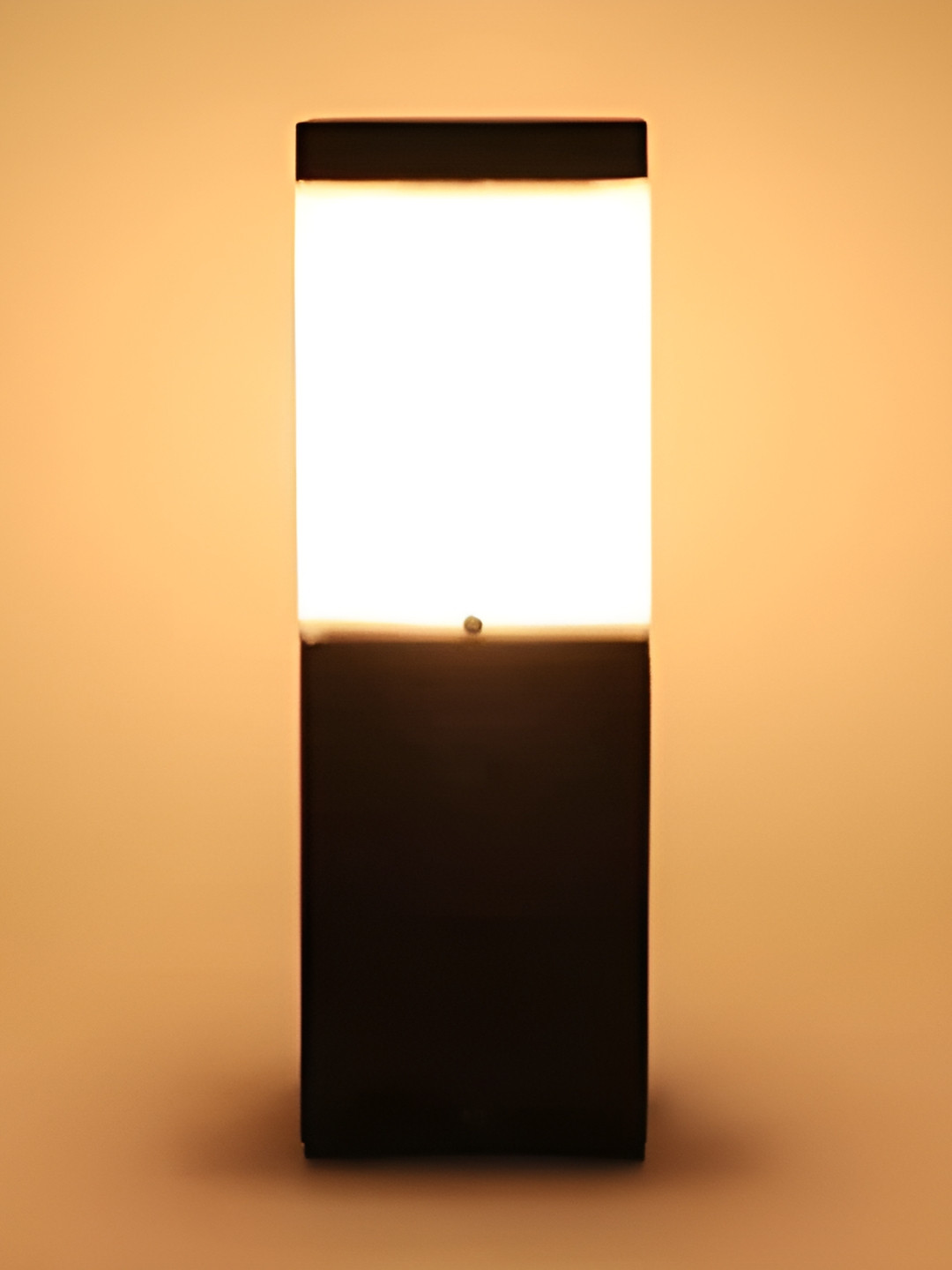 KINIS Grey & White Rectangle Rust-Resistant Outdoor Lamp