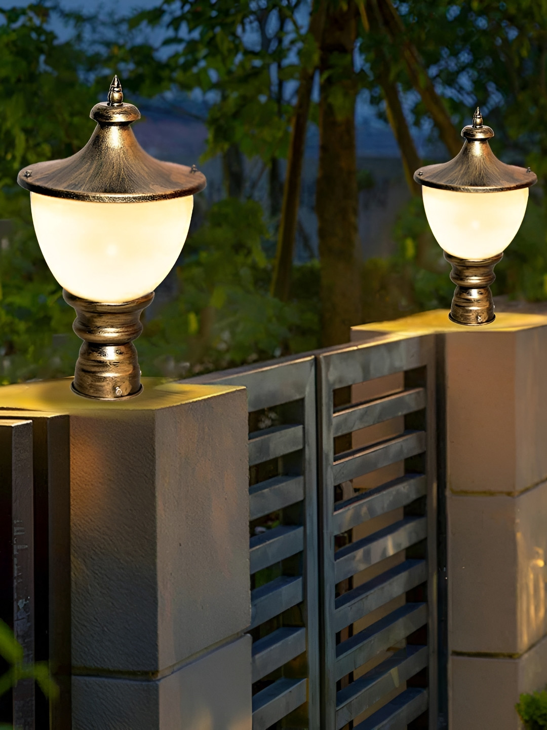 KINIS 2 Pieces Golden Frustum Shaped Gate & Garden Light Outdoor Lamp