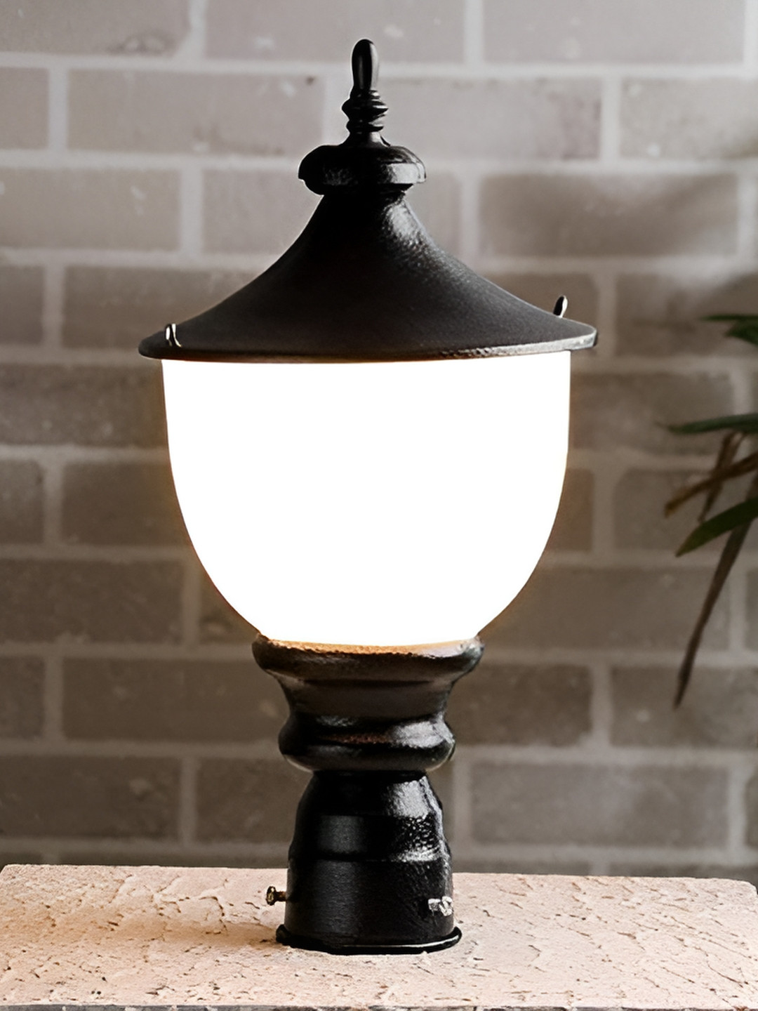 KINIS Black & White Bell Shaped Light Outdoor Lamp