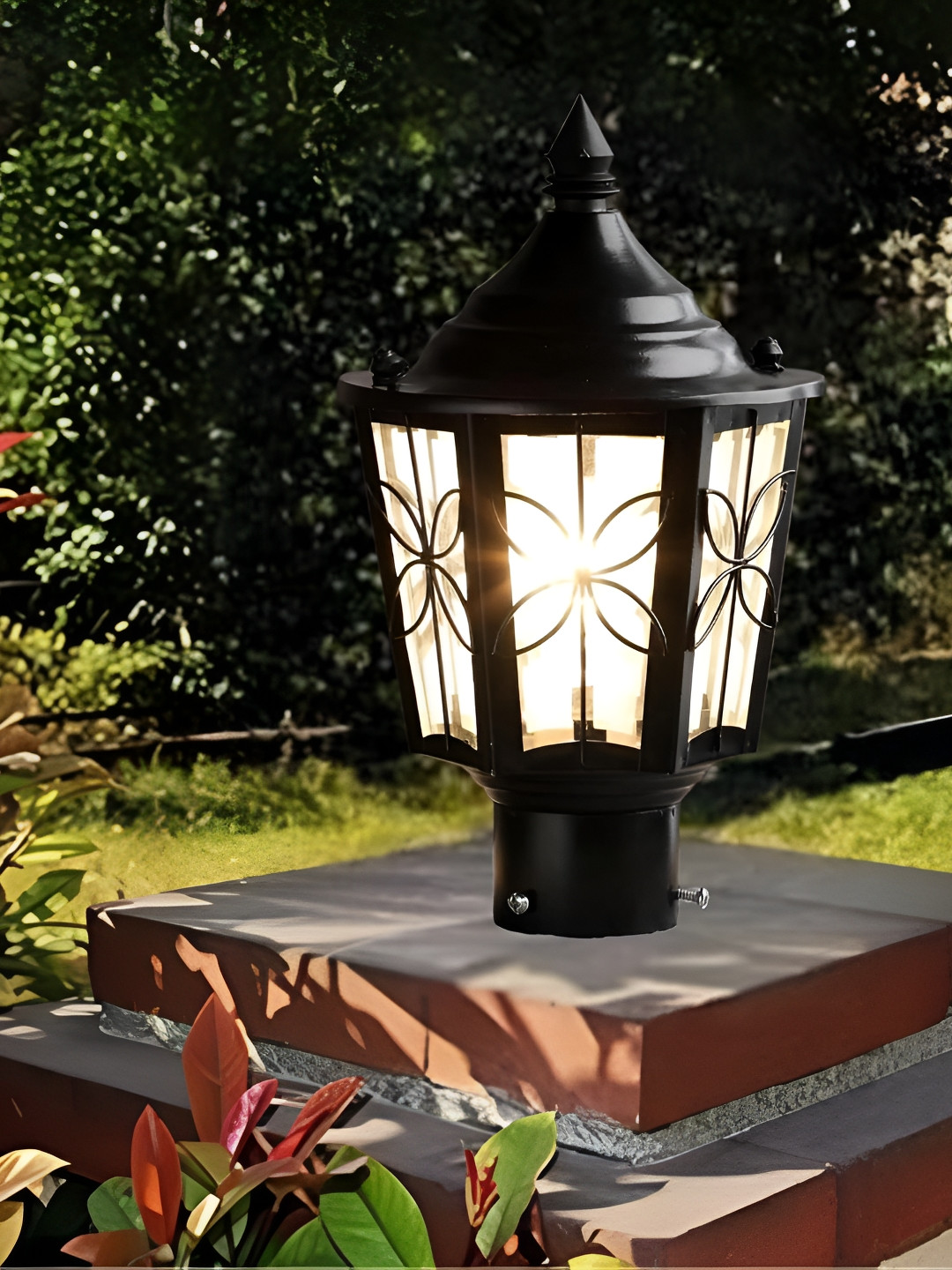 KINIS Black & White Frustum Metal Weatherproof & Rust-Resistant Outdoor Pole Lamp