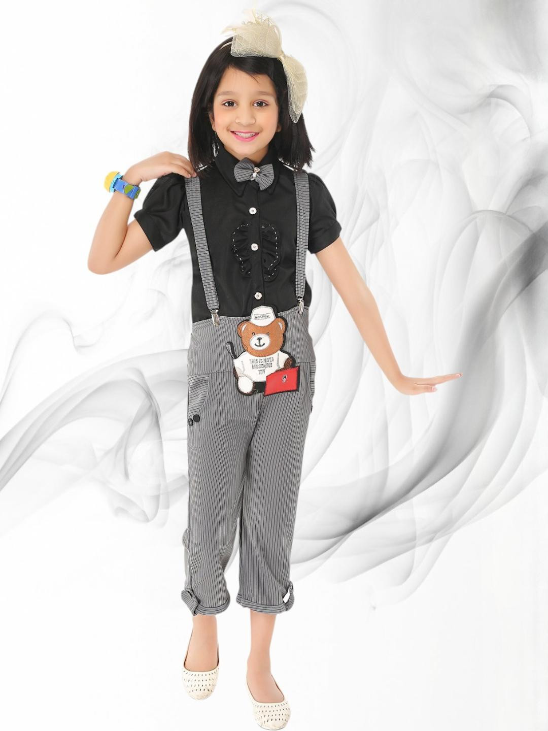 Smuktar garments Girls Silver Clothing Set