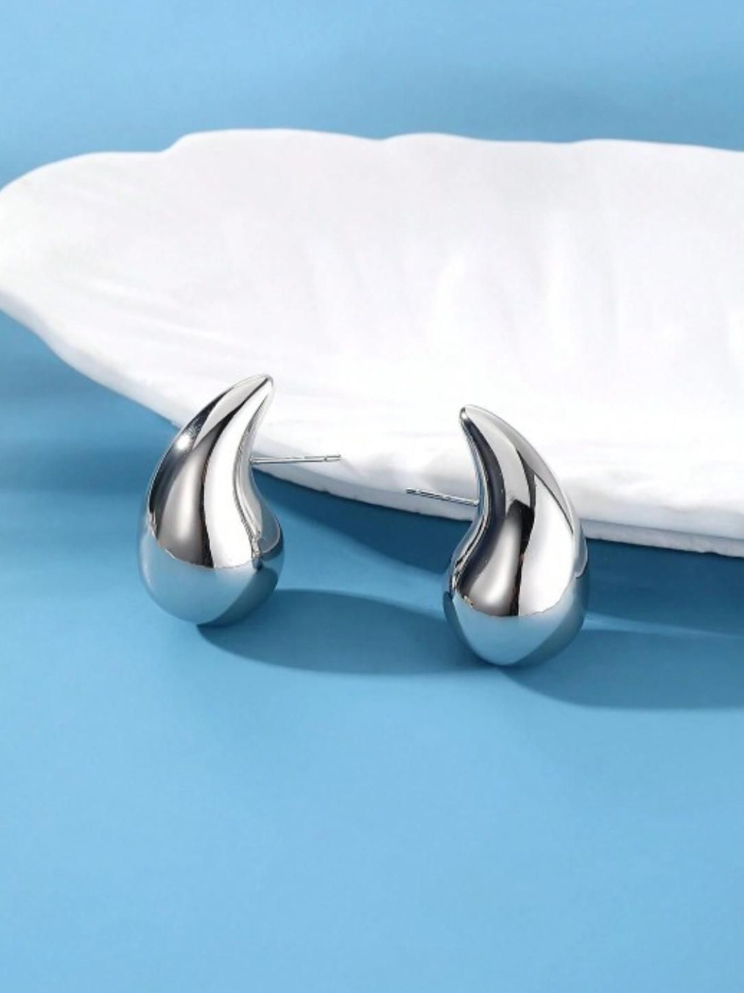 DN ENTERPRISES Stainless Steel Silver-Plated Chunky Teardrop Shaped Studs