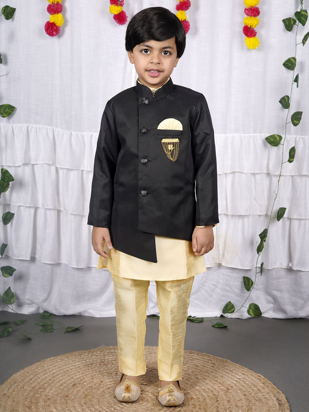 VALUE CREATION Boys Solid Kurta with Pyjama & Jacket