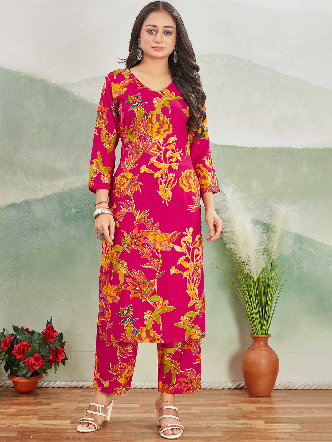 Pari THE FASHION STUDIO PUSHAPA Women Floral Printed Kurta with Trousers