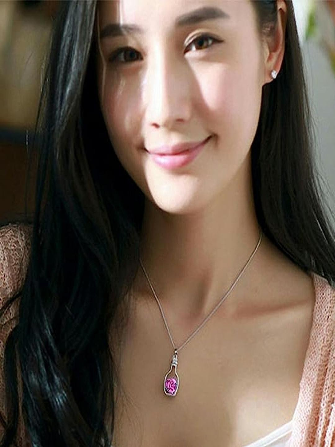Vientiq Silver-Plated Pink Crystal Heart Pendant Chain Necklace