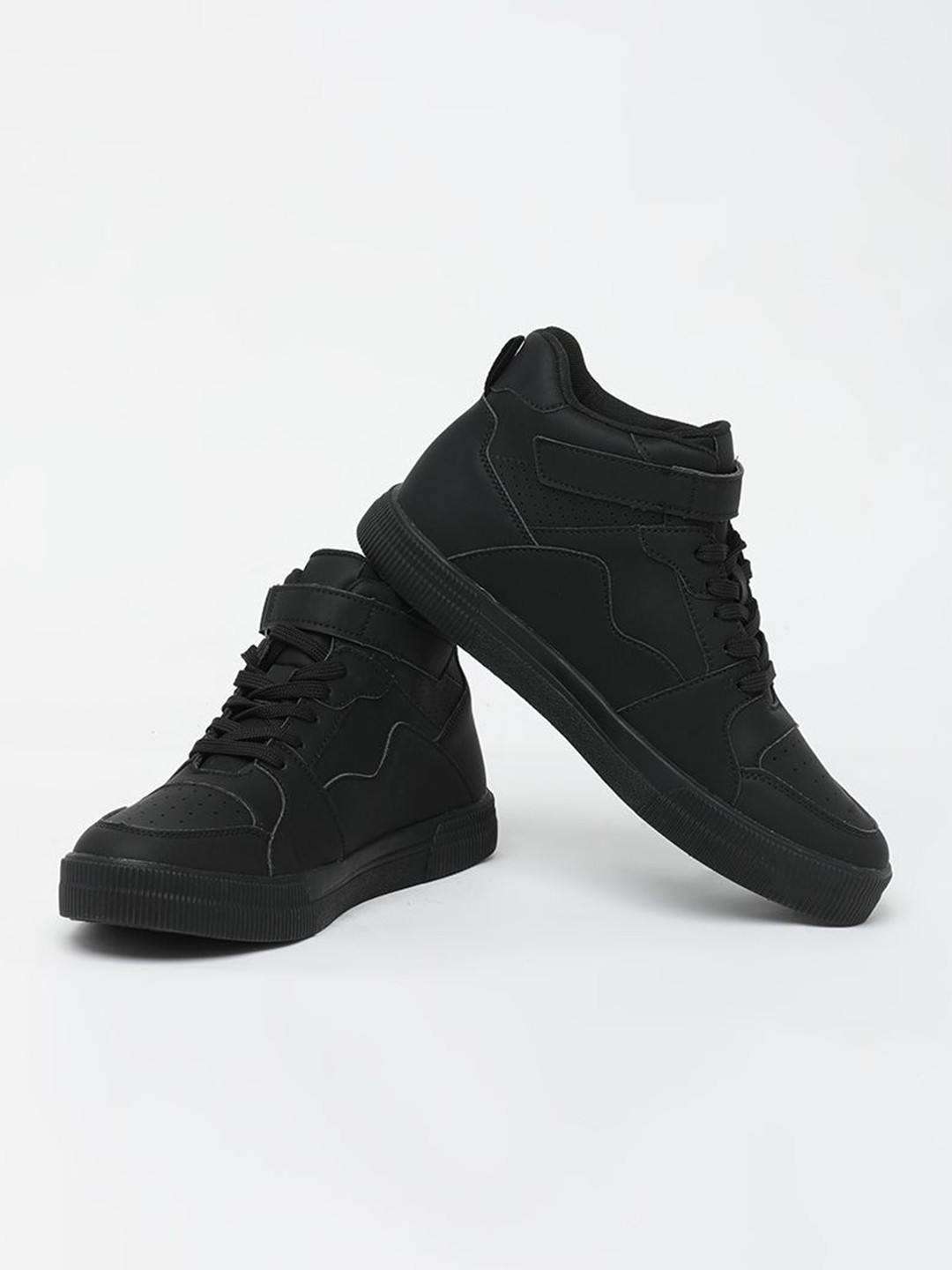 Snitch Men Solid Round Toe Mid-Top Lace-Ups Regular Sneakers