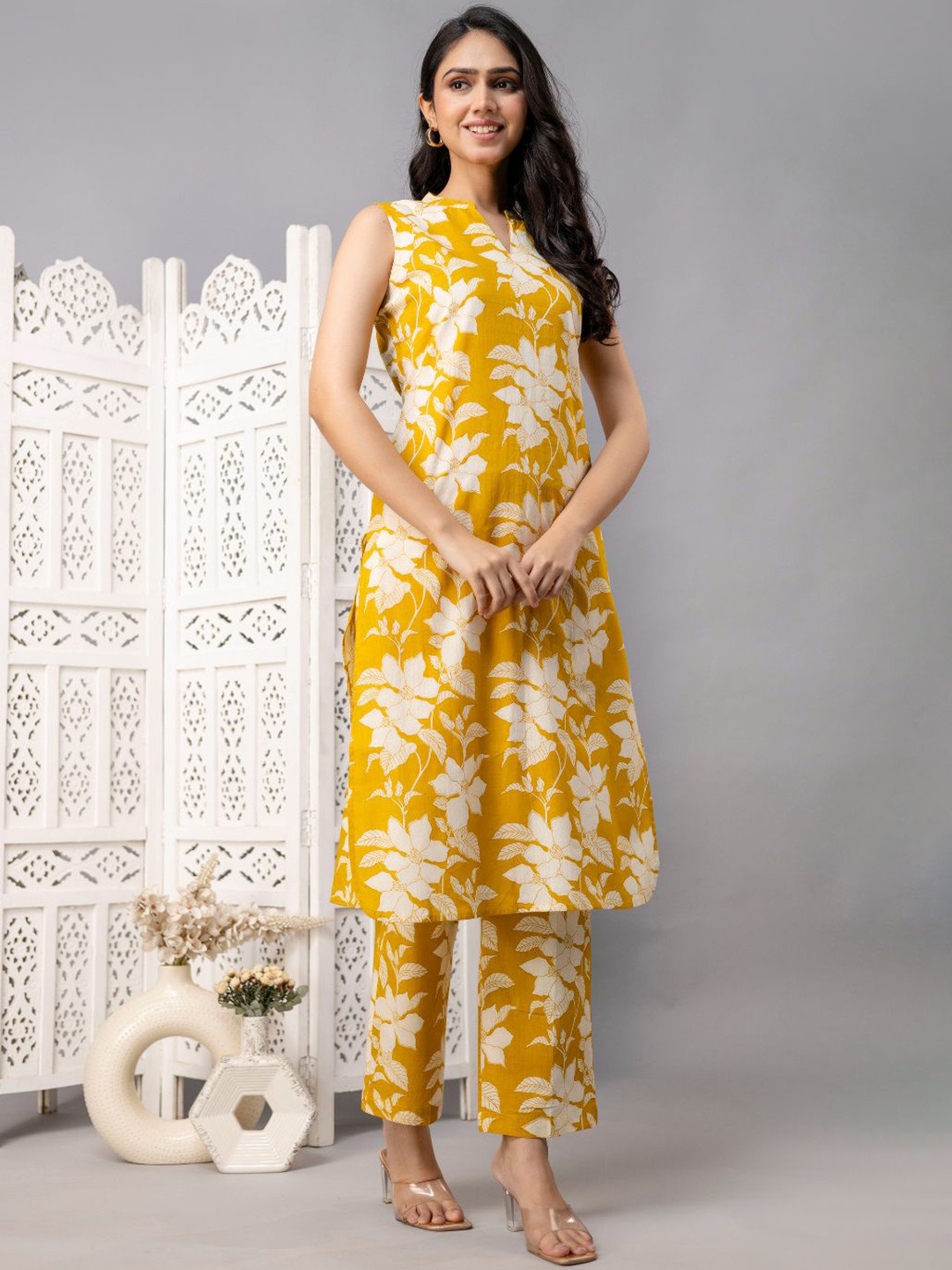 MYAZA Floral Printed Mandarin Colar Sleeveless Pure Cotton Straight Kurta With Trousers