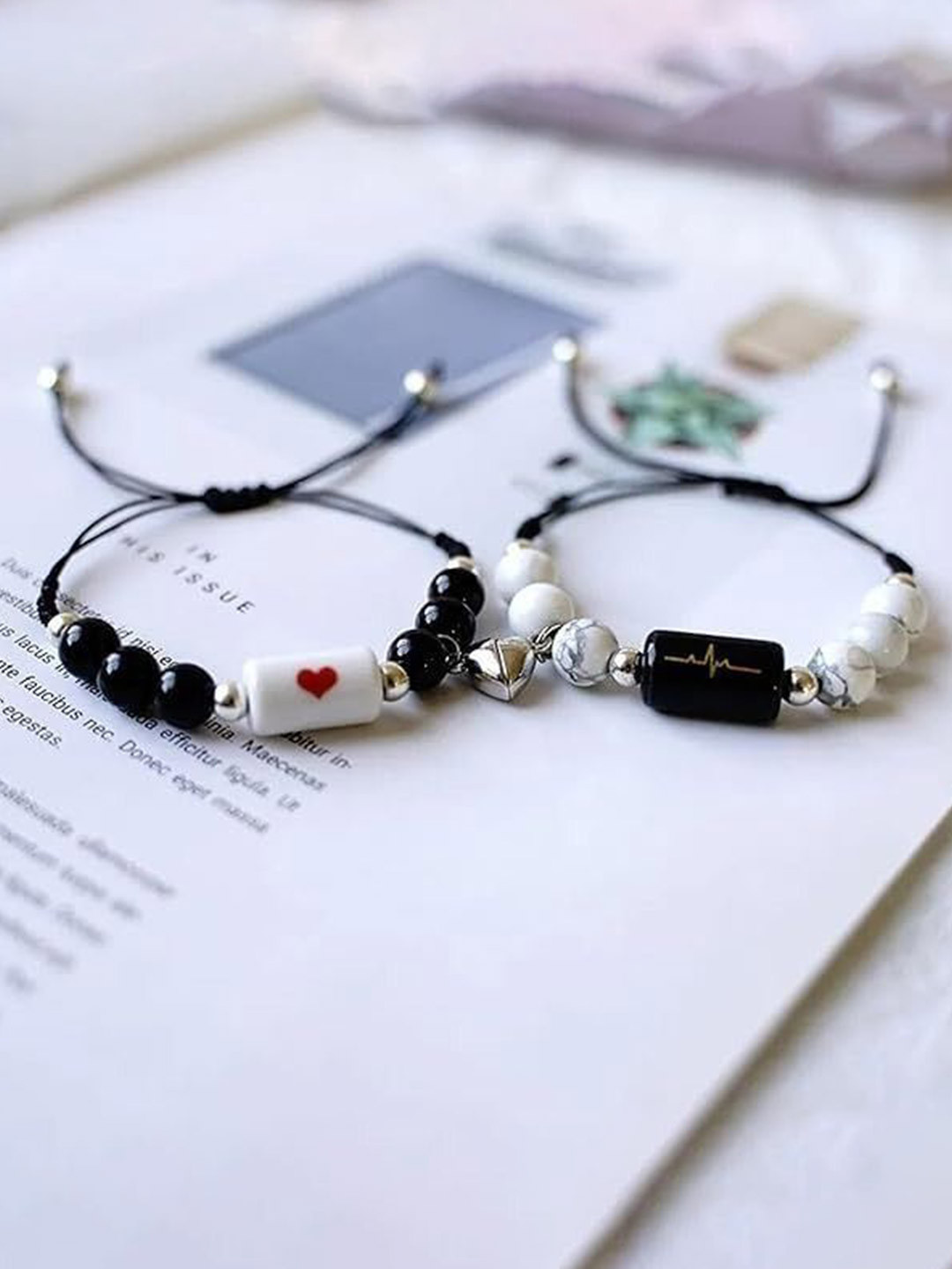 Lovemi Movements Unisex Set Of 2 Heart & Heartbeat Artificial Beaded Charm Bracelets