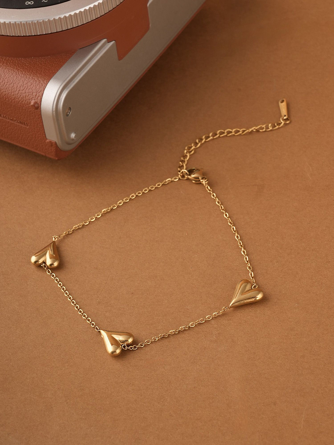 PALMONAS Gold-Plated Stainless Steel Heart Trio Waterproof & Anti-Tarnish Anklet