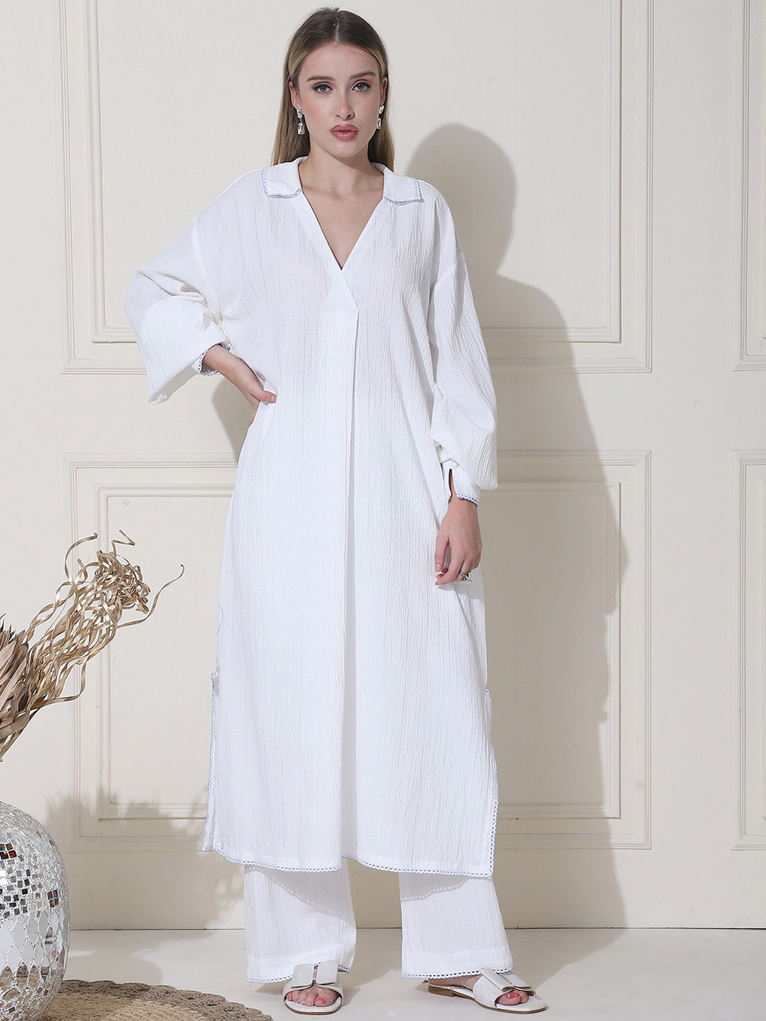 KELIN Aina Women Textured Solid Kurta with Palazzo