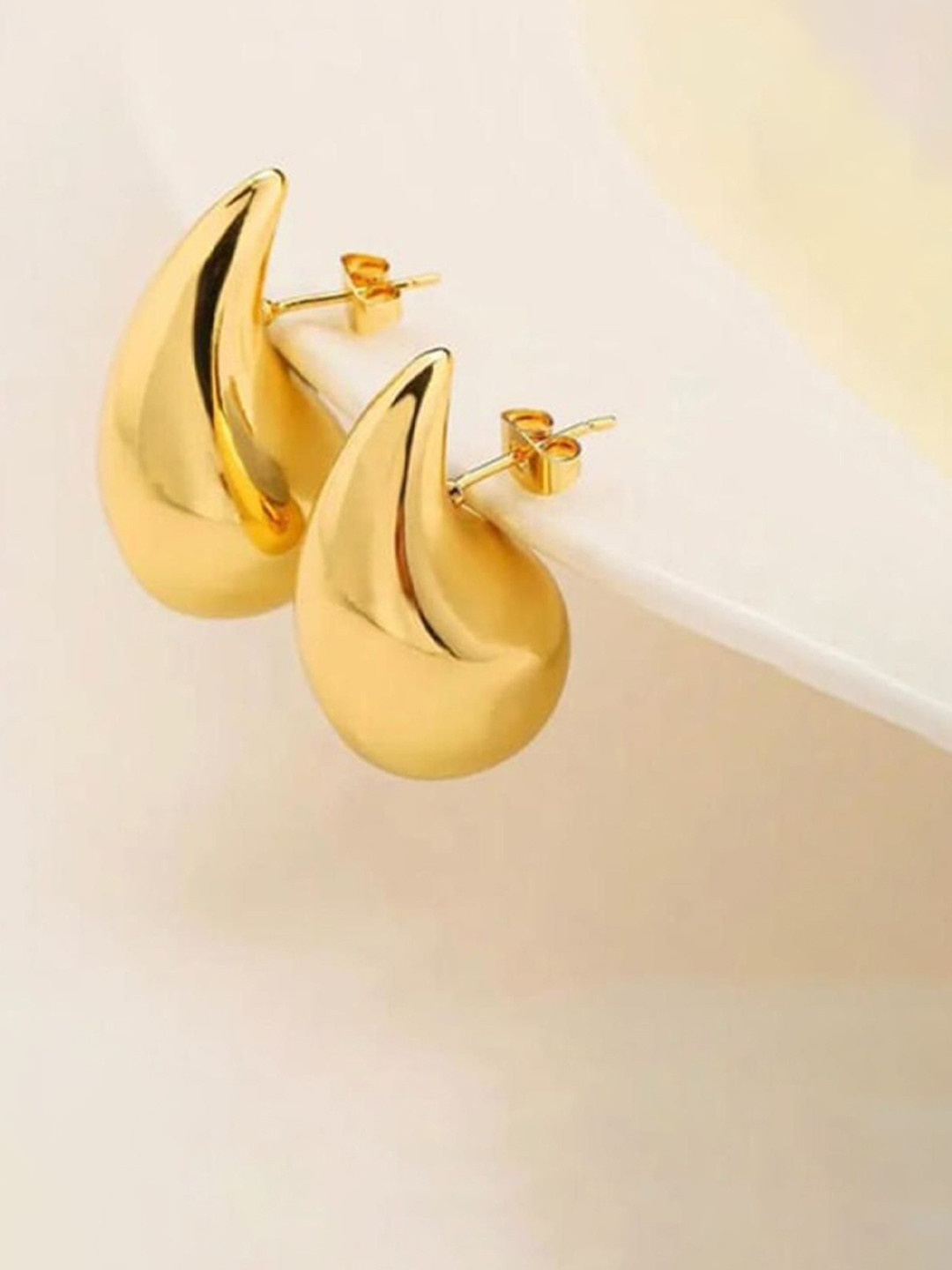 DN ENTERPRISES Stainless Steel Gold-Plated Chunky  Teardrop Shaped Studs