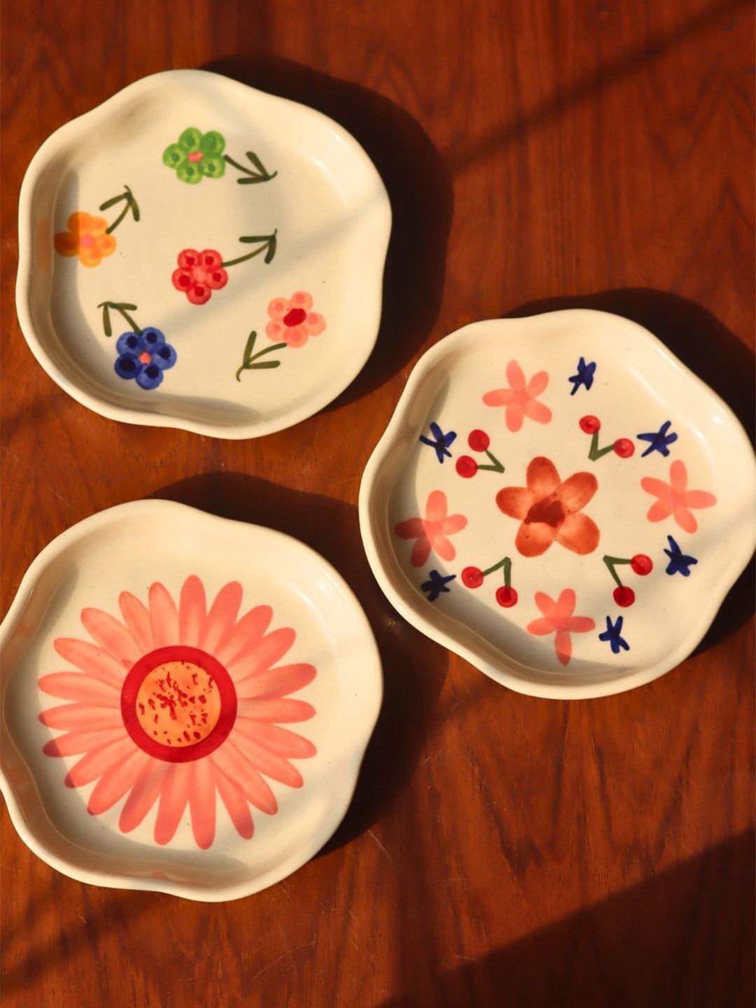 WEAVING HOMES Floral Fields White & Peach Colored 3 Pieces Printed Ceramic Dessert Plate