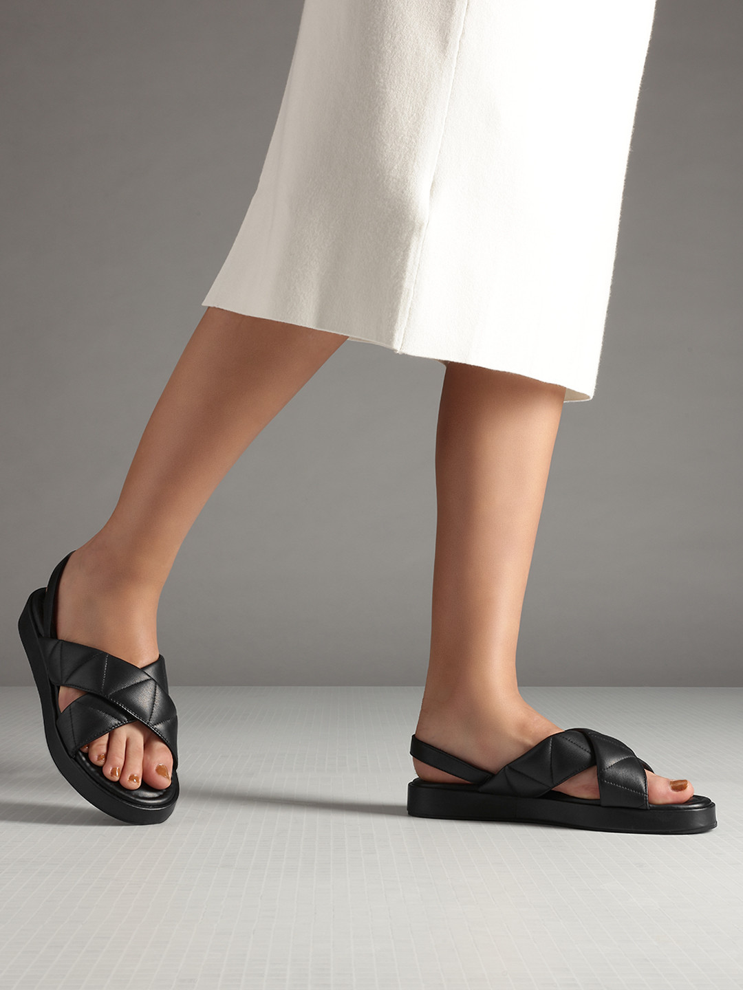 Kenneth Cole Women Quilted Textured Leather Flats